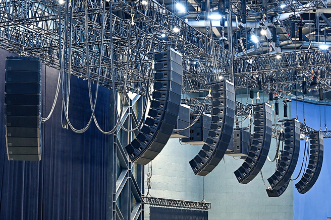 高雄流行音樂中心擁有全臺唯一的d&b Soundscape沉浸式音響系統，聆聽音樂無死角。(攝影/Carter)