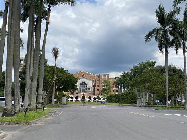 面對ChatGPT帶來的衝擊，台大提出使用指引讓老師及學生參考。（林志成攝）