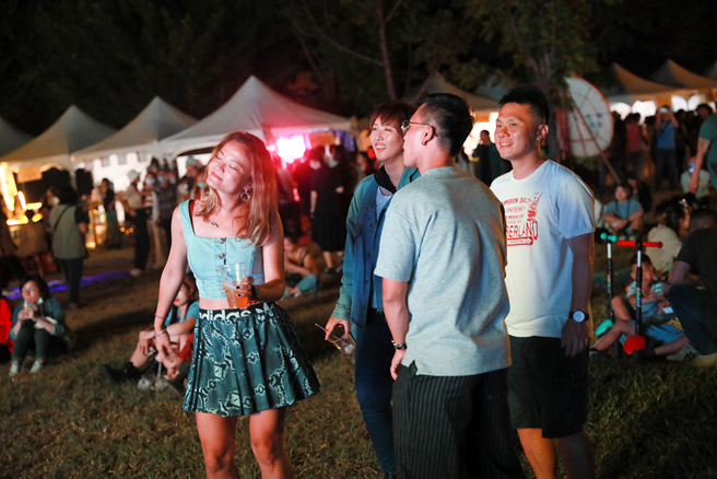 「夜驳二派对」共计9场主题活动，严选肉类美食、啤酒品牌，及精彩DJ演出，将演唱会美好回忆延续到午夜。(图片提供/高雄市政府文化局)