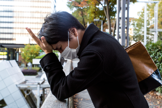 一名40多岁男性因常感头晕就医，检查发现，血色素过低，再进一步检查，原来是大肠癌造成贫血。(示意图/ Shutterstock )