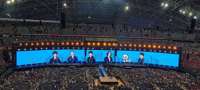 Rita热爱臺湾天团五月天，参加多场国内外演唱会，图为新加坡场次。(图片提供/Rita)