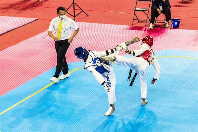 全中运跆拳道第2天赛程顺利进行。（罗浚滨摄）