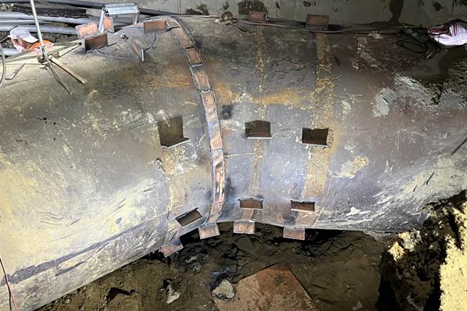 寶二水庫聯通管轉彎段的鋼管銲道裂縫，在13日清晨1時修復並補強完成。（北水局提供／羅浚濱新竹傳真）