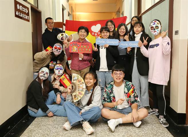 静宜西文系鼓励学生双主修或辅系培养第二专长，培育全方位就业竞争力。（静宜大学提供）