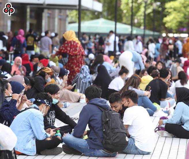 「移工留才久用方案」规定再放宽，3月15日起新增中阶技术屠宰工作，另也放宽三等亲雇主可聘中阶看护。（本报系资料照）