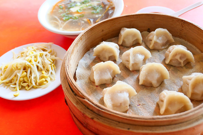榮園餡餅粥的手工蒸餃。(攝影/Naru)