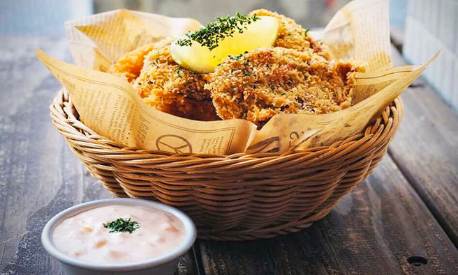 旅行長工頭堅推薦Belfort Bistro貝佛街餐酒坊的料理「漁伕的菜籃」，每日採用新鮮食材製作，可以吃到蟹、蝦、小卷等新鮮海味。(攝影/Carter)