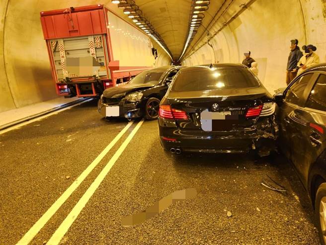 國道4號東向20.7公里處，13日發生2傷交通事故。（警方提供／陳淑娥台中傳真）