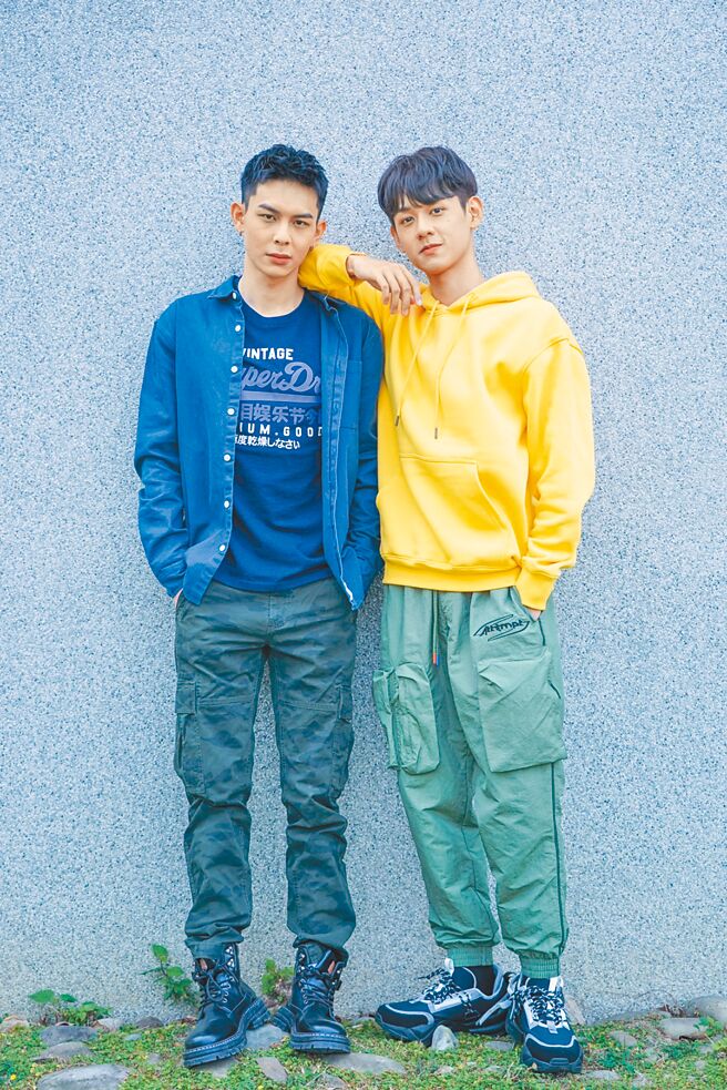 杨懿轩（左）、洪暐哲7年旧识，《免疫屏蔽》拍亲密戏不尷尬。（VIDOL提供）