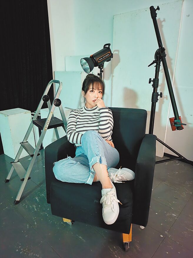 使用三星Galaxy Z Flip4夜拍时，会随状况变动曝光的秒数，自动色彩平衡，效果自然也不失锐利感（手机实拍画面）