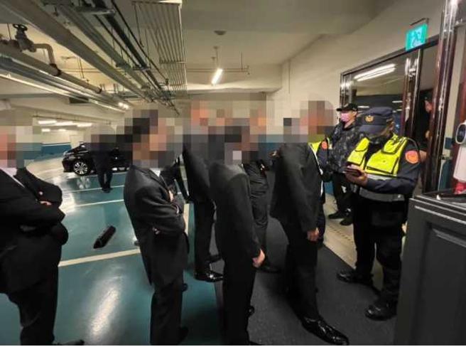 明仁会嚣张举办春酒，还将现场影片上传抖音，惹恼警方大扫黑。（图／翻摄画面）