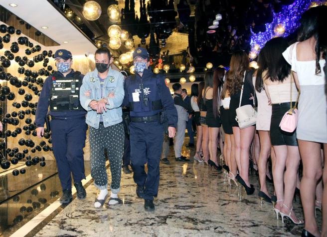 警方全国大扫黑，许多明仁会高层除非必要，绝不轻易出门露面。（图／翻摄画面）