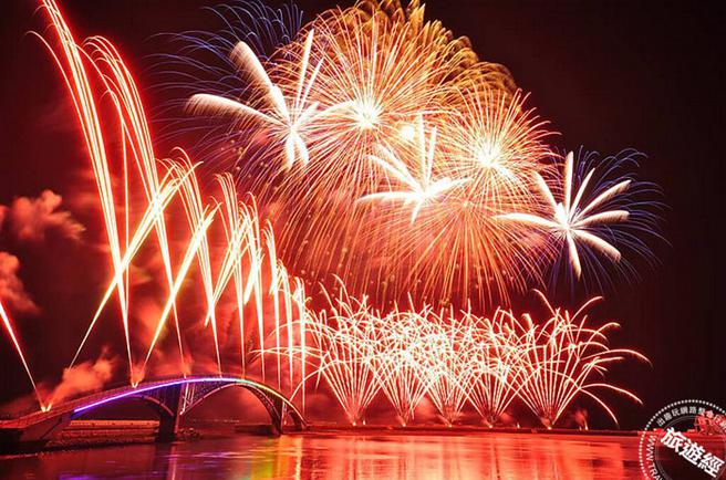 澎湖海上花火节。(图／澎湖风管处提供)