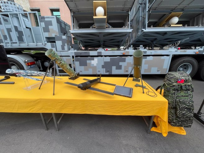 巡飞弹无人攻击机作战范围超过10公里、酬载台高爆弹头，可藉由导航朝目标实施撞击，精准度高。(读者提供)