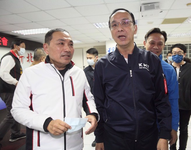 朱立倫(右)、侯友宜(左)。（中時資料照／張鎧乙攝）