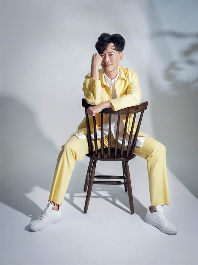 林俊逸推出最新台语创作单曲《伴》。（媒体栈提供）