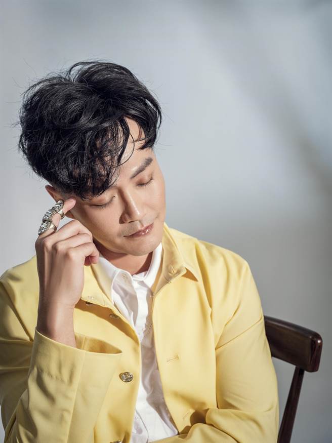 林俊逸推出最新台语创作单曲《伴》。（媒体栈提供）