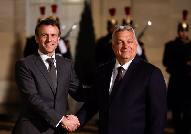 国总统办公室指出马克宏在晚宴重申欧洲国家在支持乌克兰面对俄罗斯侵略一事上需团结，尤其在严格制裁俄国。(图/路透社)