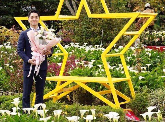 台北市长蒋万安今前往参加「2023竹子湖海芋季」，并表示今年特别不一样，开幕日特别选在3月14号白色情人节。（台北市政府提供／陈薏云台北传真）