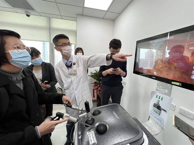 「手術技能訓練暨研發中心」500坪空間有手術訓練區、擬真手術訓練區和多功能運用區。(蔡依珍攝)