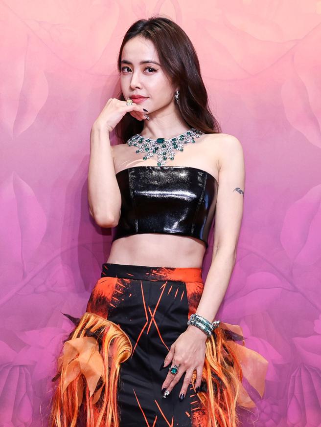 蔡依林出席宝格丽珠宝展，抢先鑑赏逾3百件、总价逾80亿的珠宝，戏称是「用珠宝洗眼睛」。（陈俊吉摄）