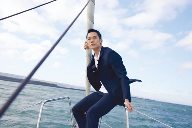 嘉裕2023春夏系列Brave Adventure形象代言人梁瀚名，活力演绎。图／嘉裕提供