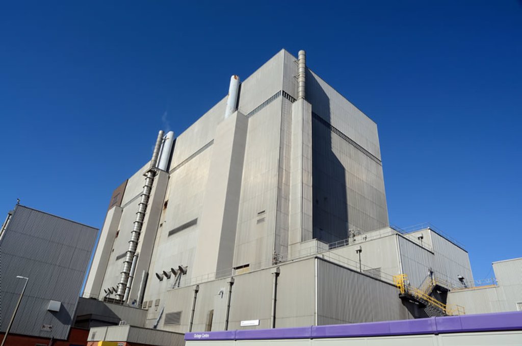 英国黑森姆1号电厂的先进气冷式AGR反应炉。虽然复杂难修，也时而出现小毛病，但英国决定再延役2年，以渡过能源危机。图/EDF(photo:ChinaTimes)