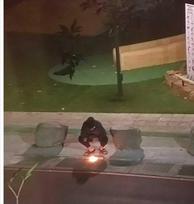 趣探险之丘启用后，晚上还曾有不明人士在公园旁点火，引发治安疑虑。（图／耿葳办公室提供）