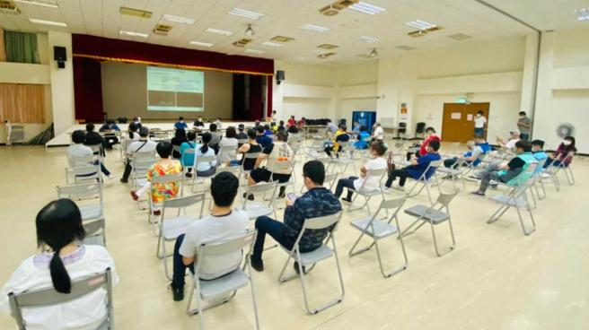 公灯处召开公听会，让支持拆除公园者表达意见，并决议现阶段不会将公园拆除，但会再加强管制措施。（图／翻摄自文山区大小事）