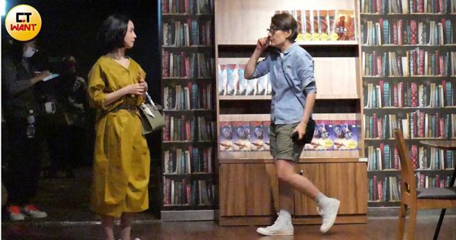 剧情虽短，但导演徐誉庭在现场忙进忙出，仍慎重地拍了两个多小时（图／本刊摄影组）