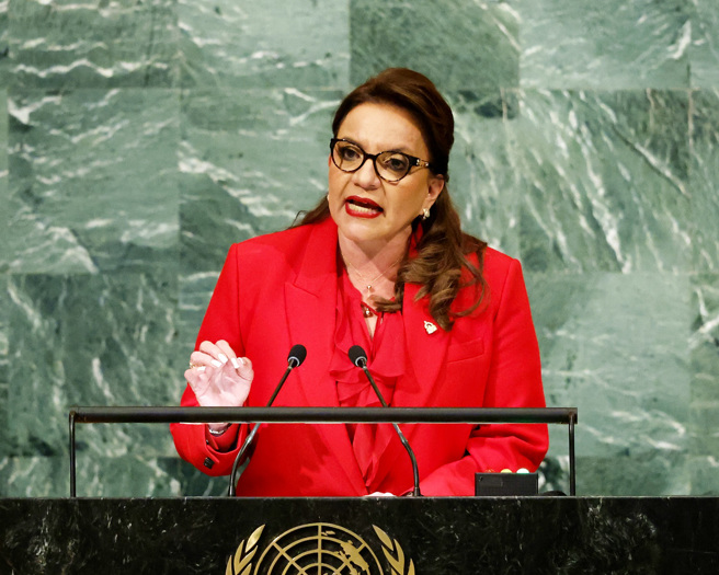 我中美洲友邦宏都拉斯總統秀瑪菈．卡斯楚（Xiomara Castro）14日發布推文表示，已指示外交部長處理與中國大陸建立正式關係的事宜。（資料照／美聯社）