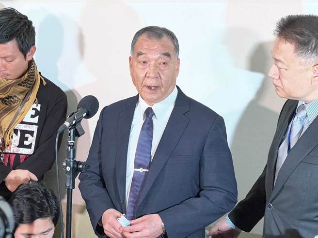 金門二膽島陳姓上兵失聯案已進入第7天，預計最快今天可能發布通緝令，國防部長邱國正（如圖）今回應，目前流程還在走。（李奇叡攝）