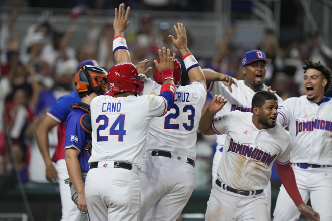 多明尼加击出再见安打，10比0轻松击垮以色列。（美联社）