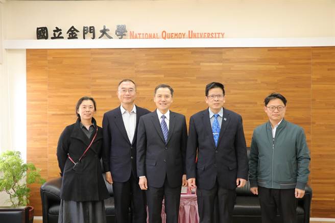 金大期盼透过与和3M台湾子公司签订「产学合作备忘录」，促进双方跨领域产学合作，并提供该校师生参访和实习机会。(图／金大提供)