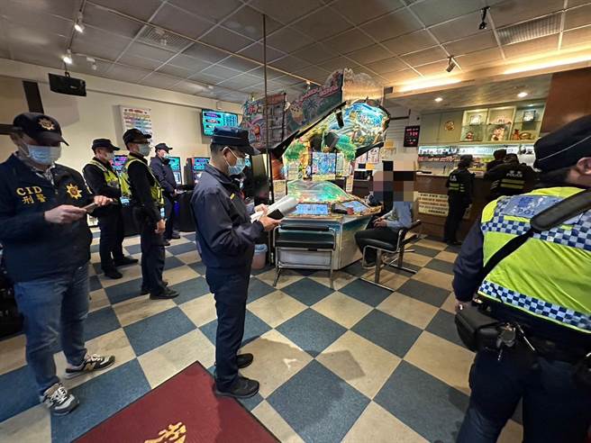 近日黑帮高调办春酒，让警方脸上无光，而最近彰化案件频传，包括杀人案件、逃狱案件等彰化警更不敢大意。(和美警分局提供／吴建辉彰化传真)