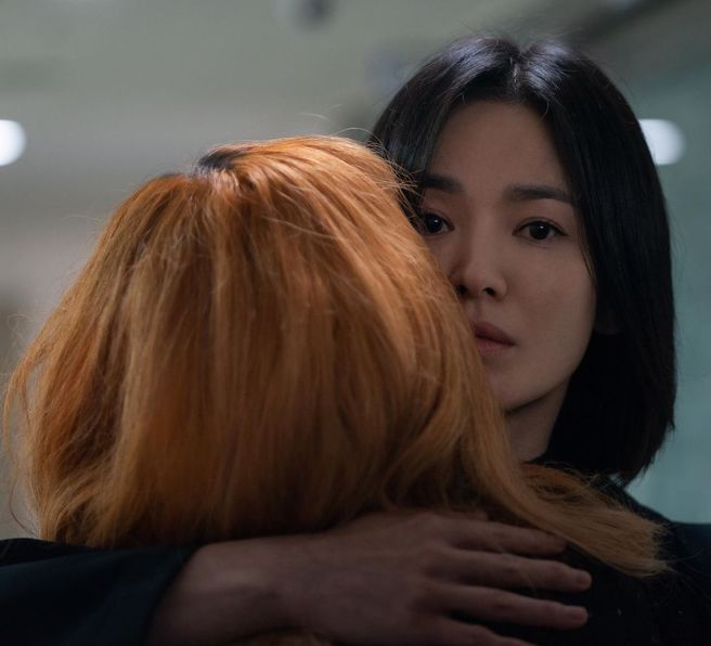 《黑暗荣耀》宣传海报早剧透结局。（图／IG@kyo1122）