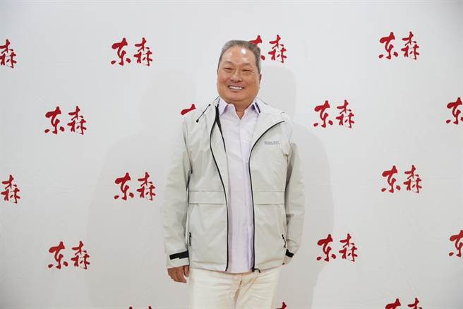 东森集团总裁王令麟表示，将大举入驻实体通路、不排除开百货公司。(东森集团提供)