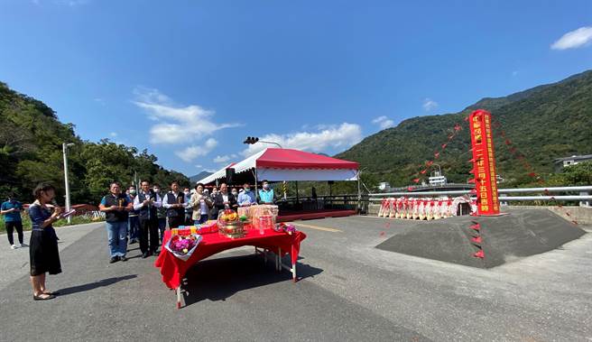 知本温泉区龙马大道今天开工。（蔡旻妤摄）