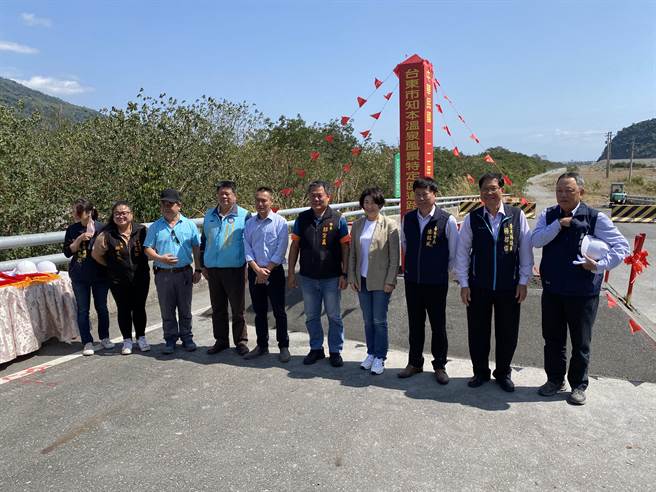 知本温泉区龙马大道今天开工。（蔡旻妤摄）