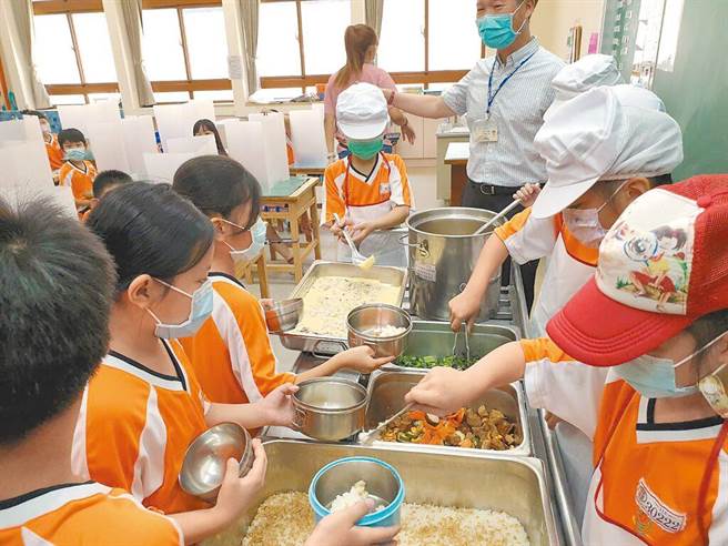 桃园营养午餐费拟调高，预算增加恐破亿。（桃园市教育局提供／陈梦茹桃园传真）