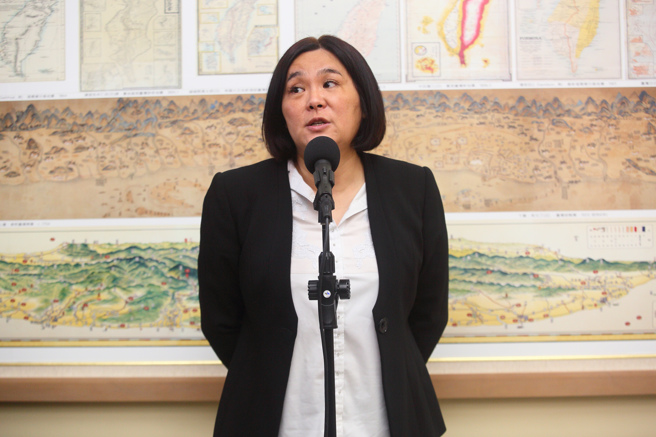 国民党立委陈玉珍表示，这可以证明台湾对于美国来说是重要的，就是因为半导体的人力，而不是口声说的「民主同盟」。（张铠乙摄）