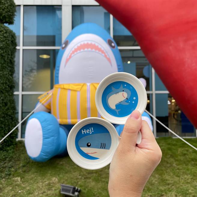 除了霜淇淋，消费满额集点，就能兑换春季嘉年华限定鲨鲨酱料碟。（IKEA宜家家居提供）