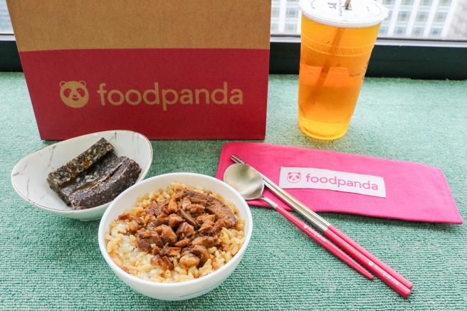 foodpanda31日前推出「台客台嗑」活动，网罗八方云集、悟饕便当、梁社汉排骨、鬍鬚张等人气品牌，搭配一系列优惠码。（foodpanda提供）