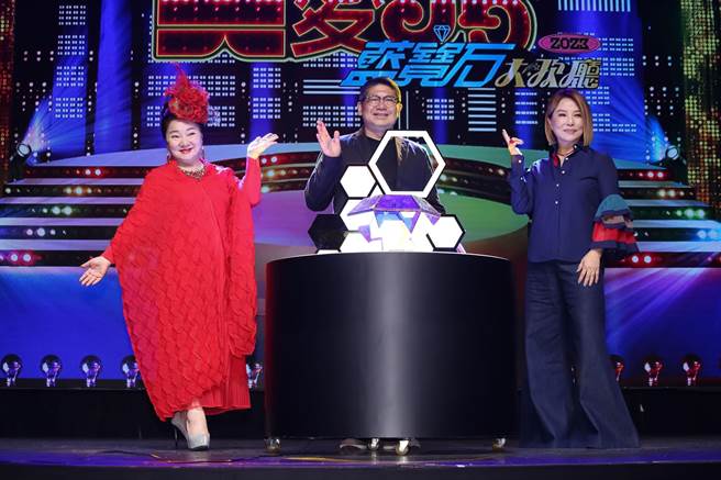 白冰冰、叶瑷菱、高流执行长丁度岚15日出席演唱会记者会。（罗永铭摄）