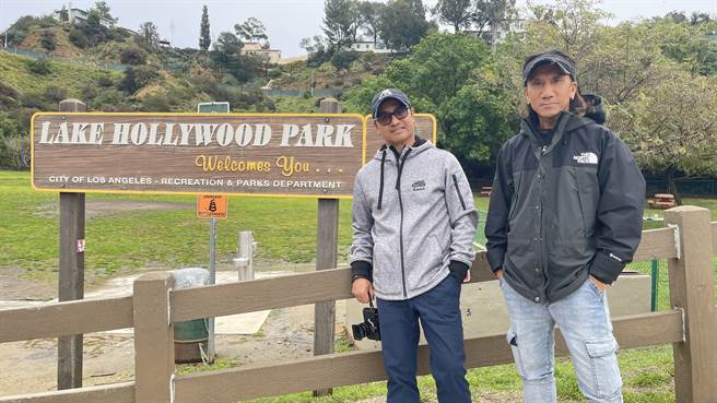 「動力火車」顏志琳、尤秋興日前赴洛杉磯開唱，開心享受當地美景。（華研國際提供）