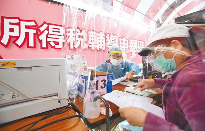 财政部在赋税法规上将力推六大法案进行修法，包含《所得税法》及《遗产及赠与税法》配合《信托法》修正；以及修正《加值型及非加值型营业税法》、《房屋税条例》、《证券交易税条例》、《货物税条例》部分条文。（本报资料照片）