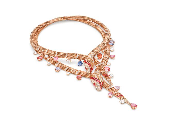 宝格丽伊甸奇蹟花园系列Serpenti彩宝项炼 。（BVLGARI提供）