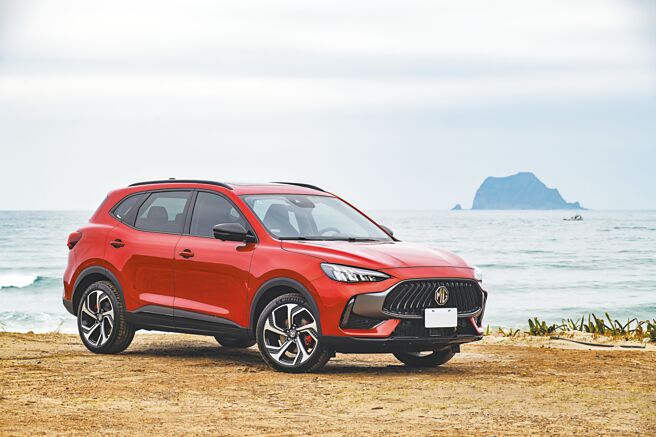 MG HS 2.0T AWD旗舰版标配AWD智能四驱系统，除了提升行驶循迹性，也增加了克服恶劣路况的能力，售价106.9万元。（陈大任摄）