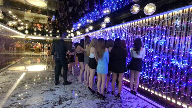 竹聯幫明仁會日前在大直萬豪酒店的春酒，引發警政署發動全國威力掃蕩。（胡欣男攝）