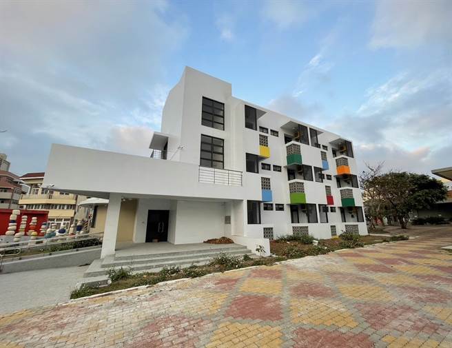 澎湖海事新建教职员宿舍。（教育部提供／林志成台北传真）